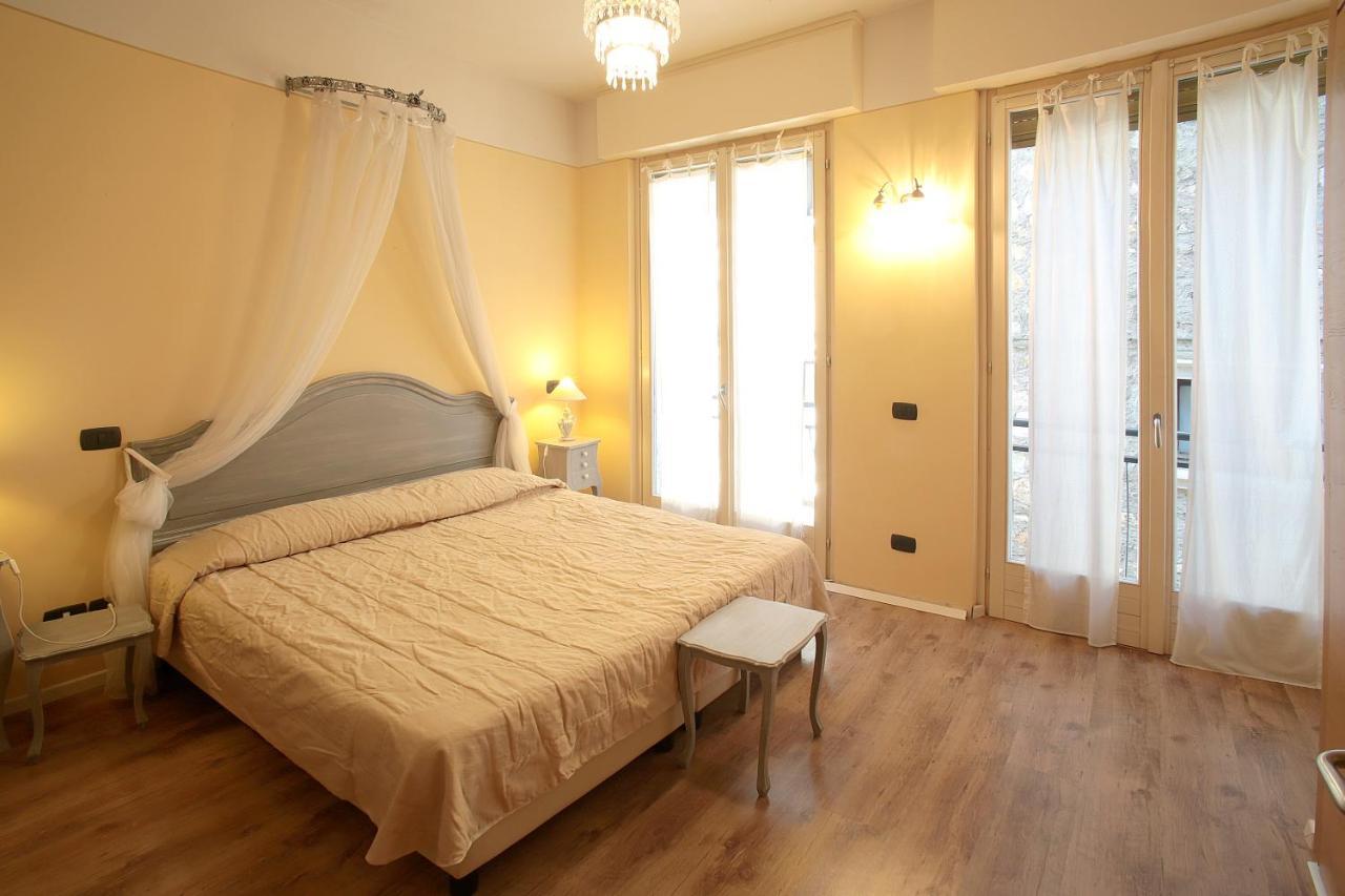 Appartamenti Piazza Umberto I Torri Del Benaco Esterno foto